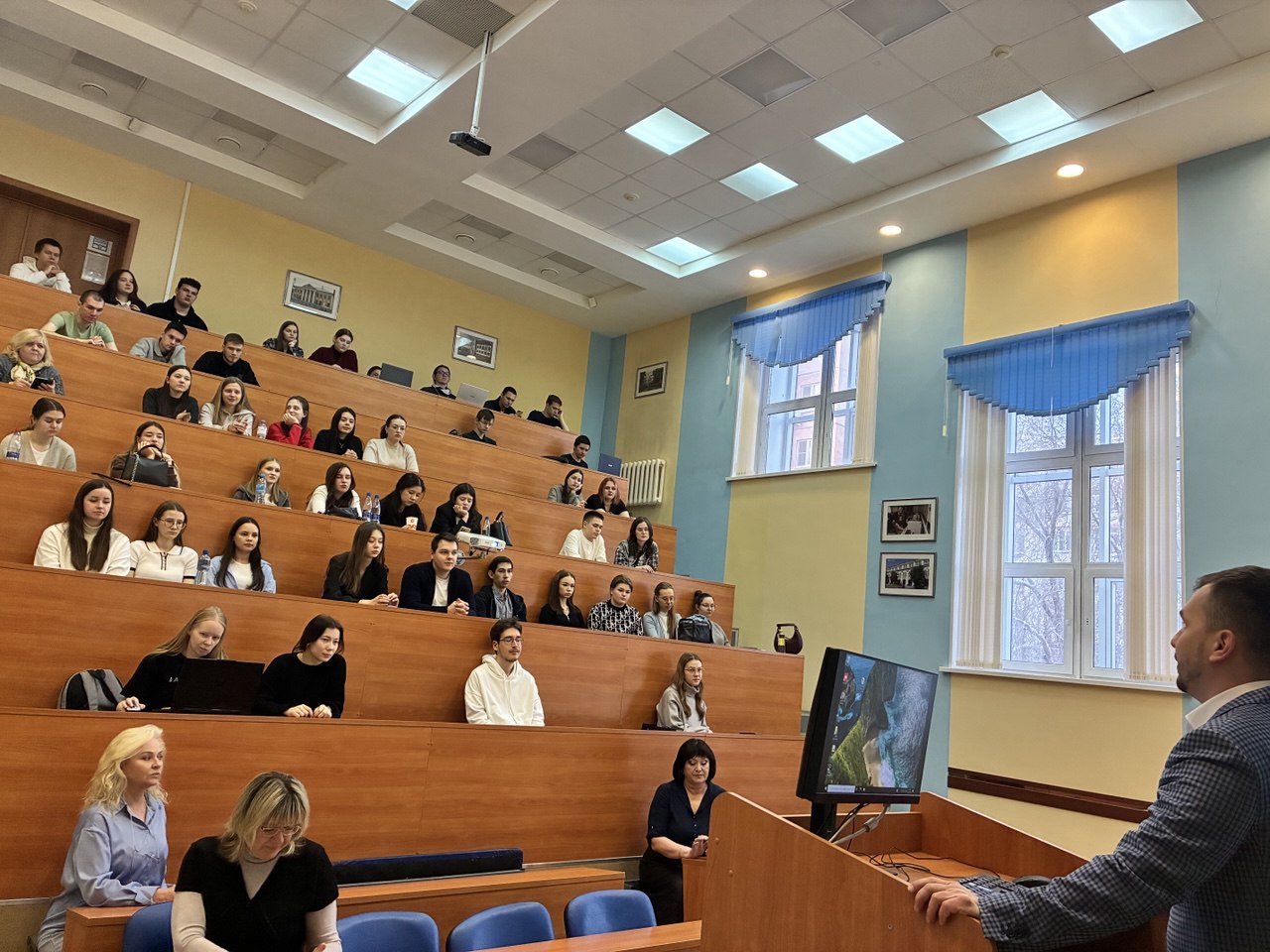 ЭФФЕКТИВНЫЙ НЕТВОРИНГ ДЛЯ БУДУЩИХ ЭКОНОМИСТОВ И УПРАВЛЕНЦЕВ